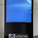 Màn hình quảng cáo JCVISION 55 INCH (loại cảm ứng chạy hệ điều hành Android)